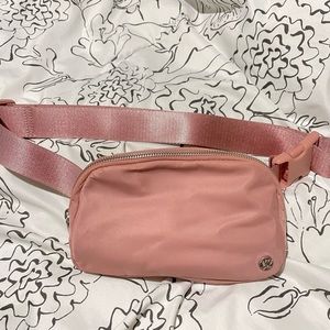Lululemon Everywhere Belt Bag 1L
